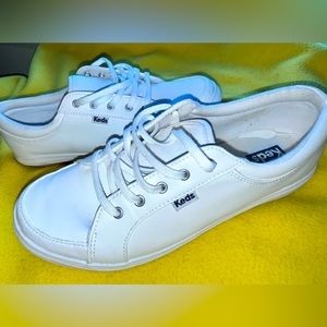 White leather Keds tennis shoe. Women’s 7.5